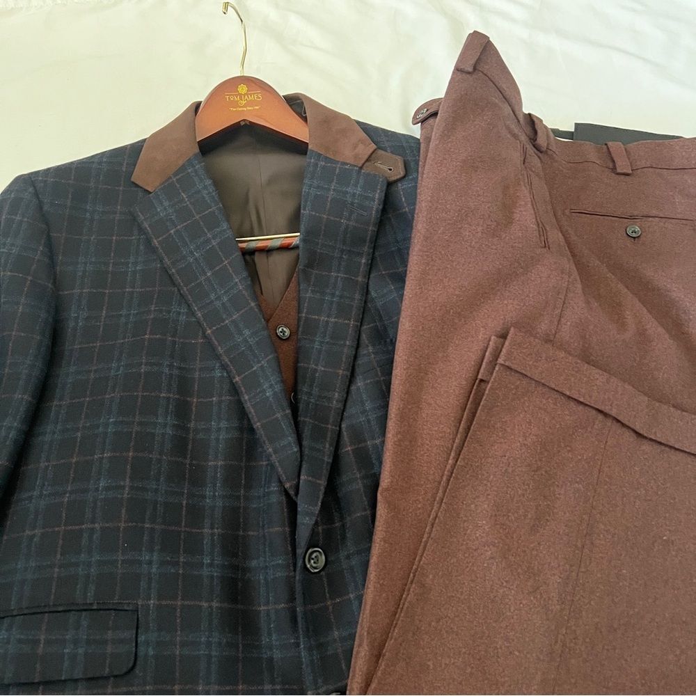 Tom James Holland & Sherry 3 piece suit wool blue rust red 48R pants 40 x 30 - Picture 2 of 8